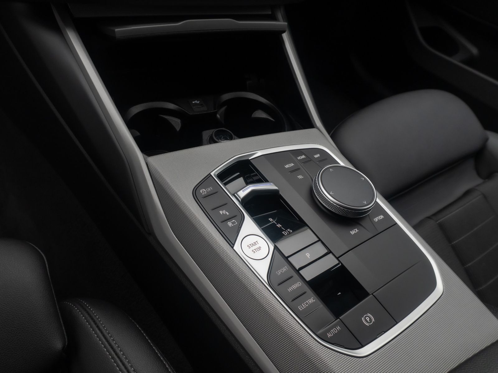 Fahrzeugabbildung BMW 320e Kamera DAB Leder WidscreenDispl Sportsitze