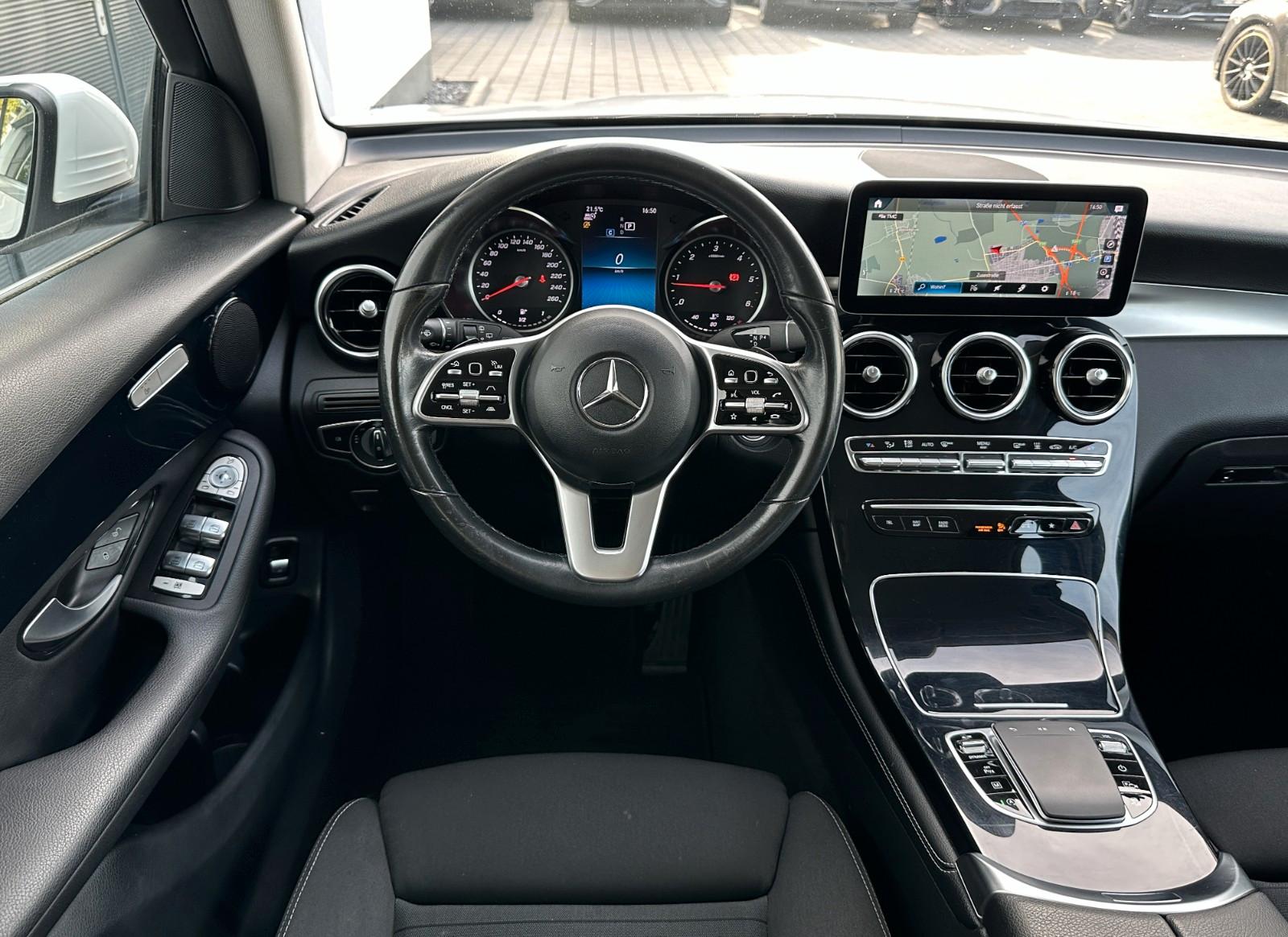 Mercedes-Benz GLC 300 d 4Matic*SPUR*ACC+*MBUX*AHK*STAND-HEIZ*