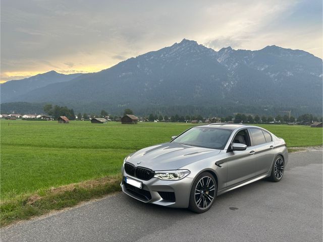 BMW M5 F90, M Trackpack, Carbon, LCI, B&W,...