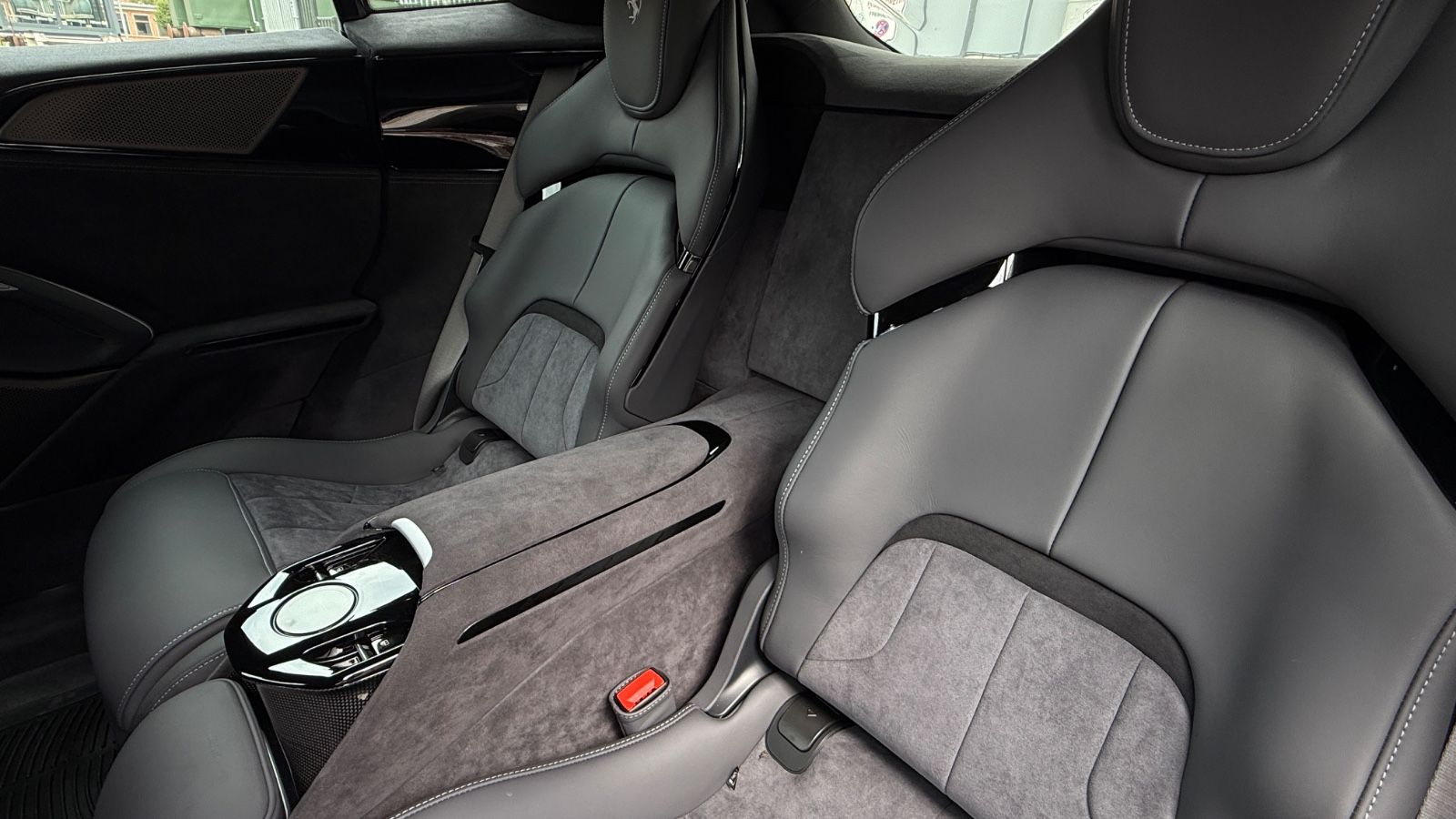 Fahrzeugabbildung Ferrari Purosangue*Voll Carbon*Massage Sitze*JBL*LED