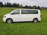 Volkswagen T5 Caravelle, Allrad,AHK - weiße Volkswagen T5 Caravelle