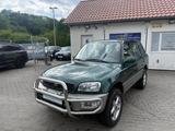 Toyota RAV 4 - SUVs & Geländewagen aus dem Jahr 2000