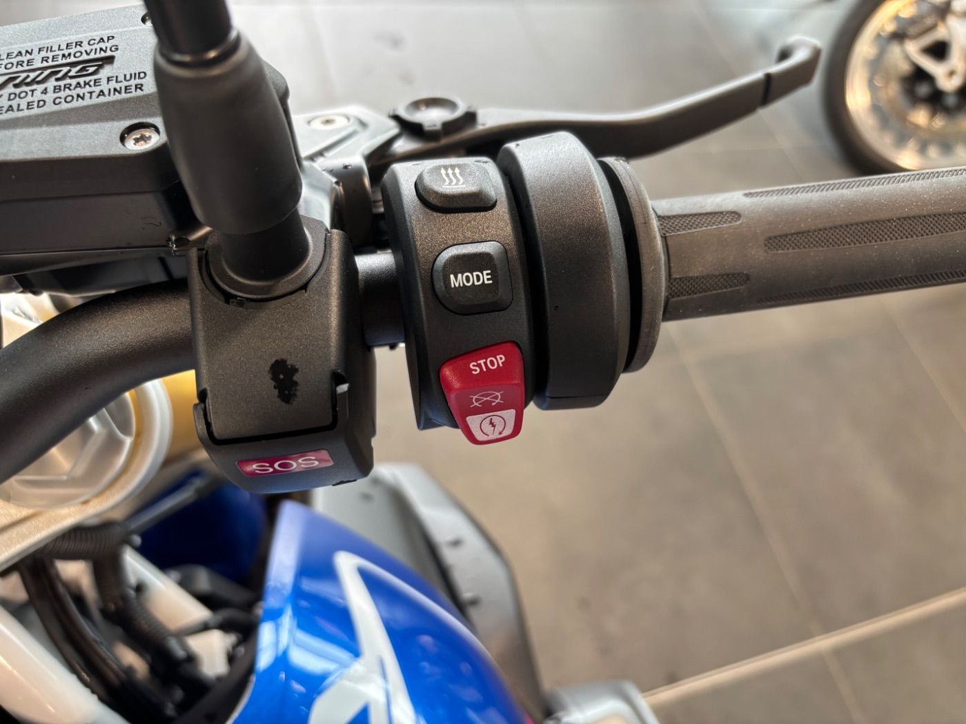 Fahrzeugabbildung BMW R 1250 R Style Sport 4 Pakete