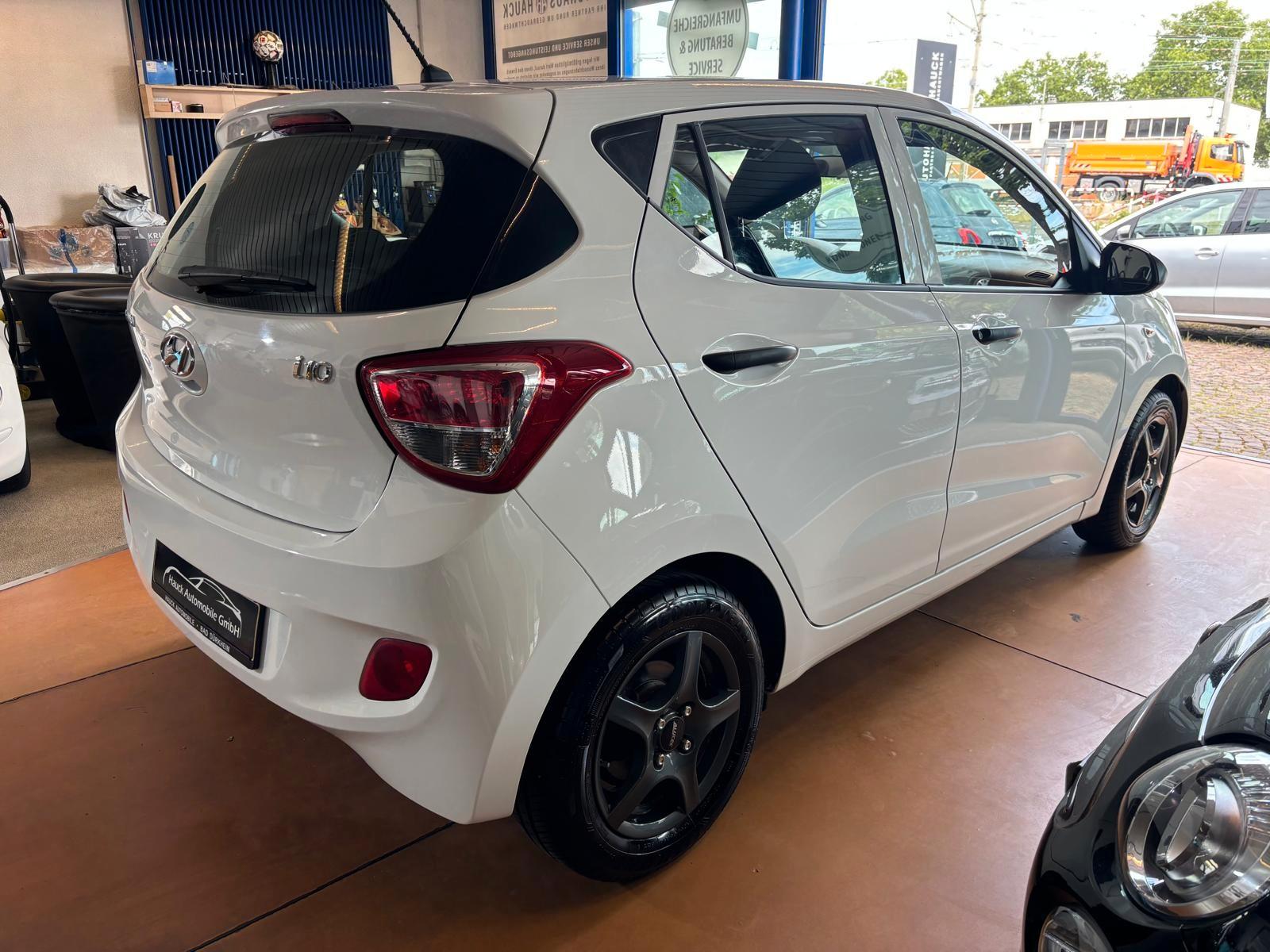 Hyundai i10 blue Classic Klima  8-fach bereift