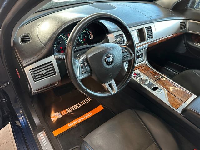 Jaguar XF *Keyless*AHK*BI-XENON*Leder*2-Zonen*