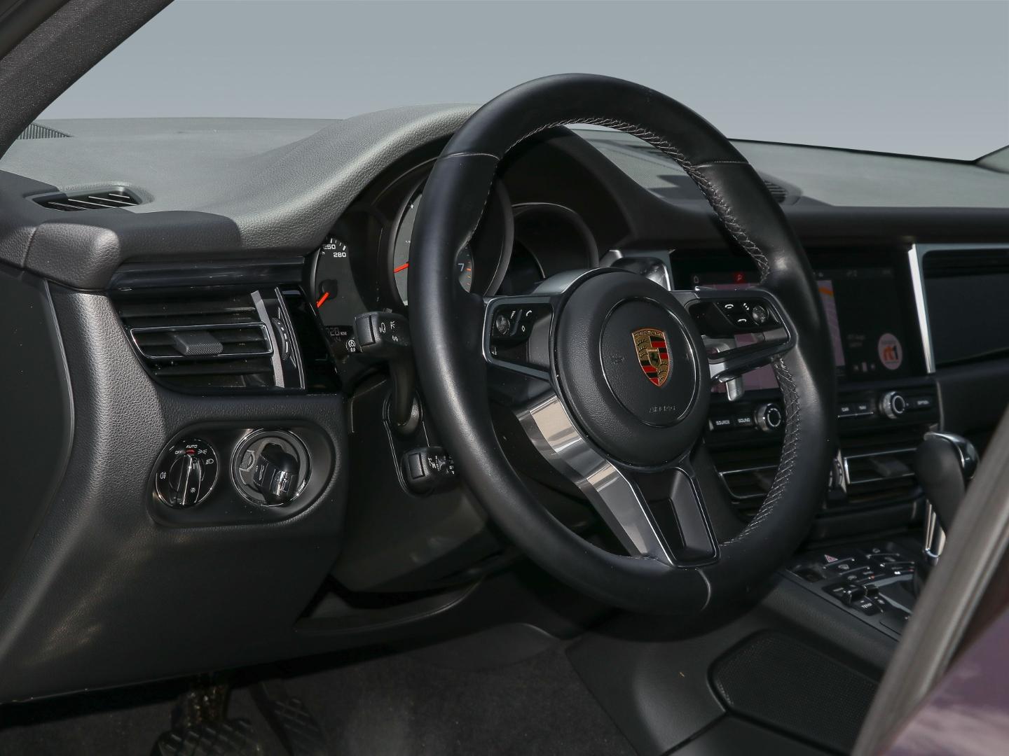 Porsche Macan S Luftfederung PASM Rückfahrkamera