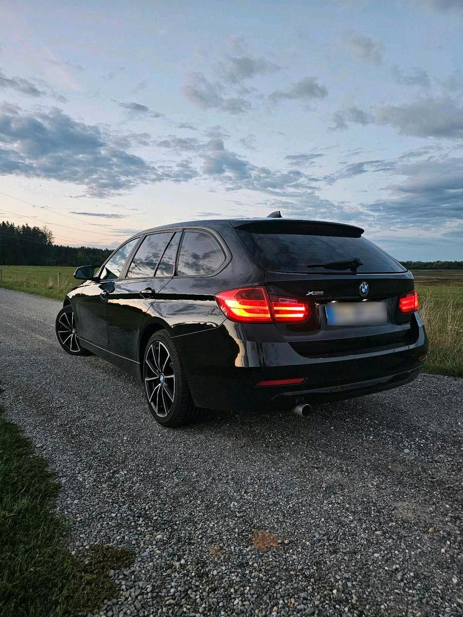 BMW 320 2013 — rear view