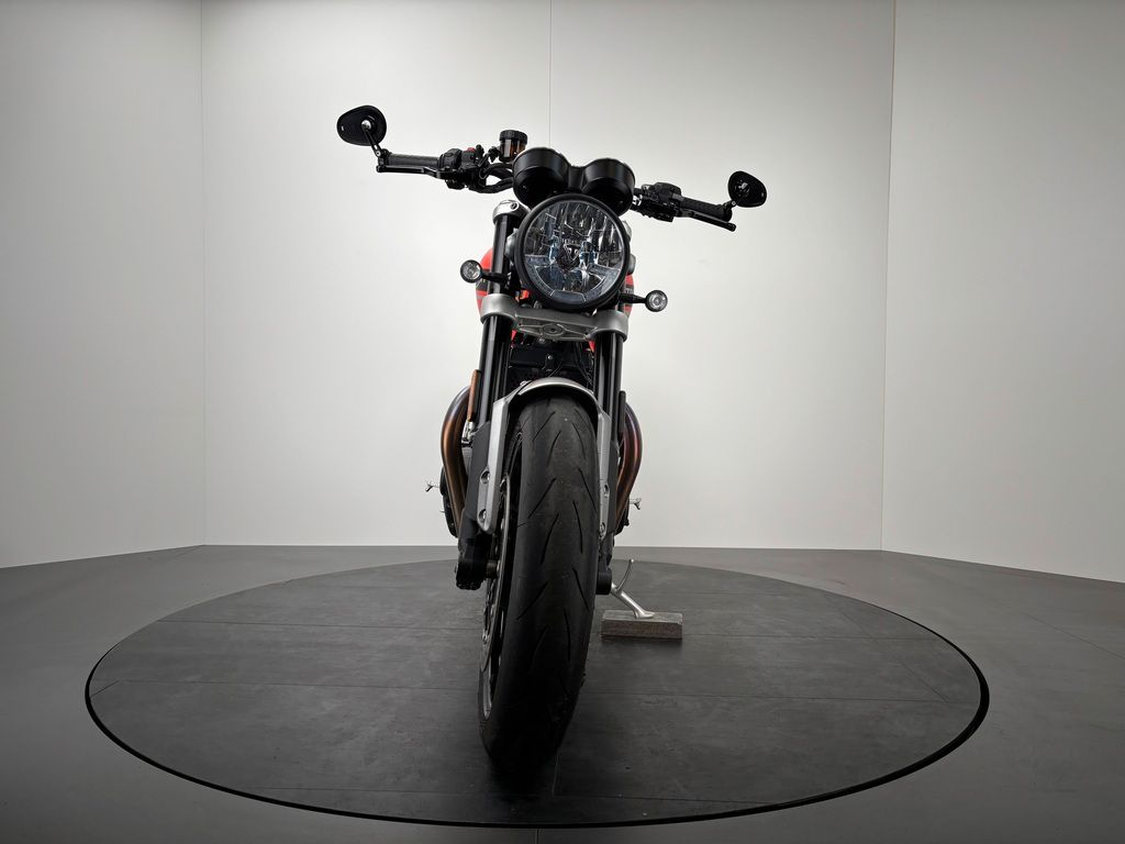 Fahrzeugabbildung Triumph SPEED TWIN 1200 *ZUBEHÖR *1. HAND *BAJA ORANGE