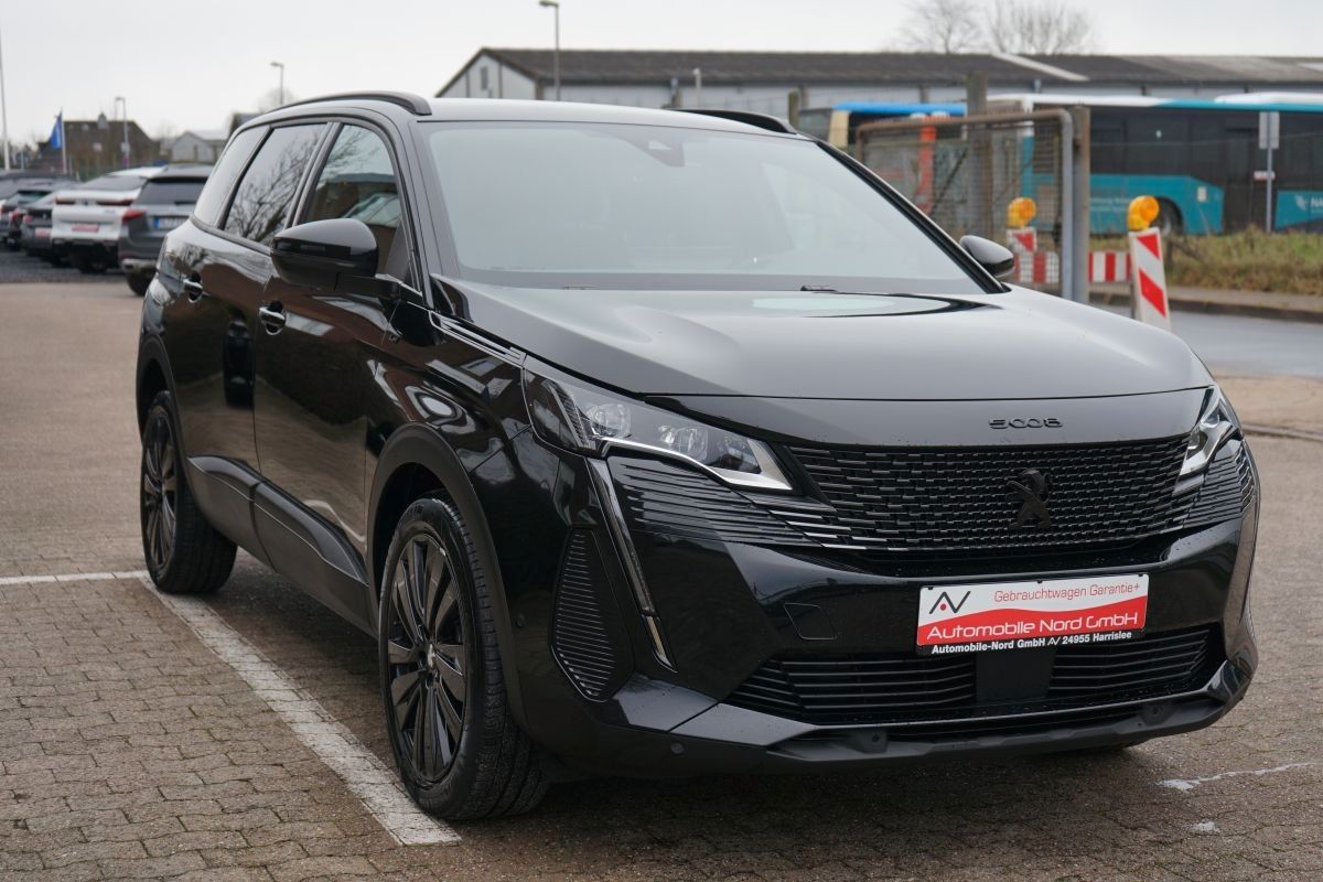 Fahrzeugabbildung Peugeot 5008 GT Pack*Black*7 Sitzer*Finanzierung 2.49%