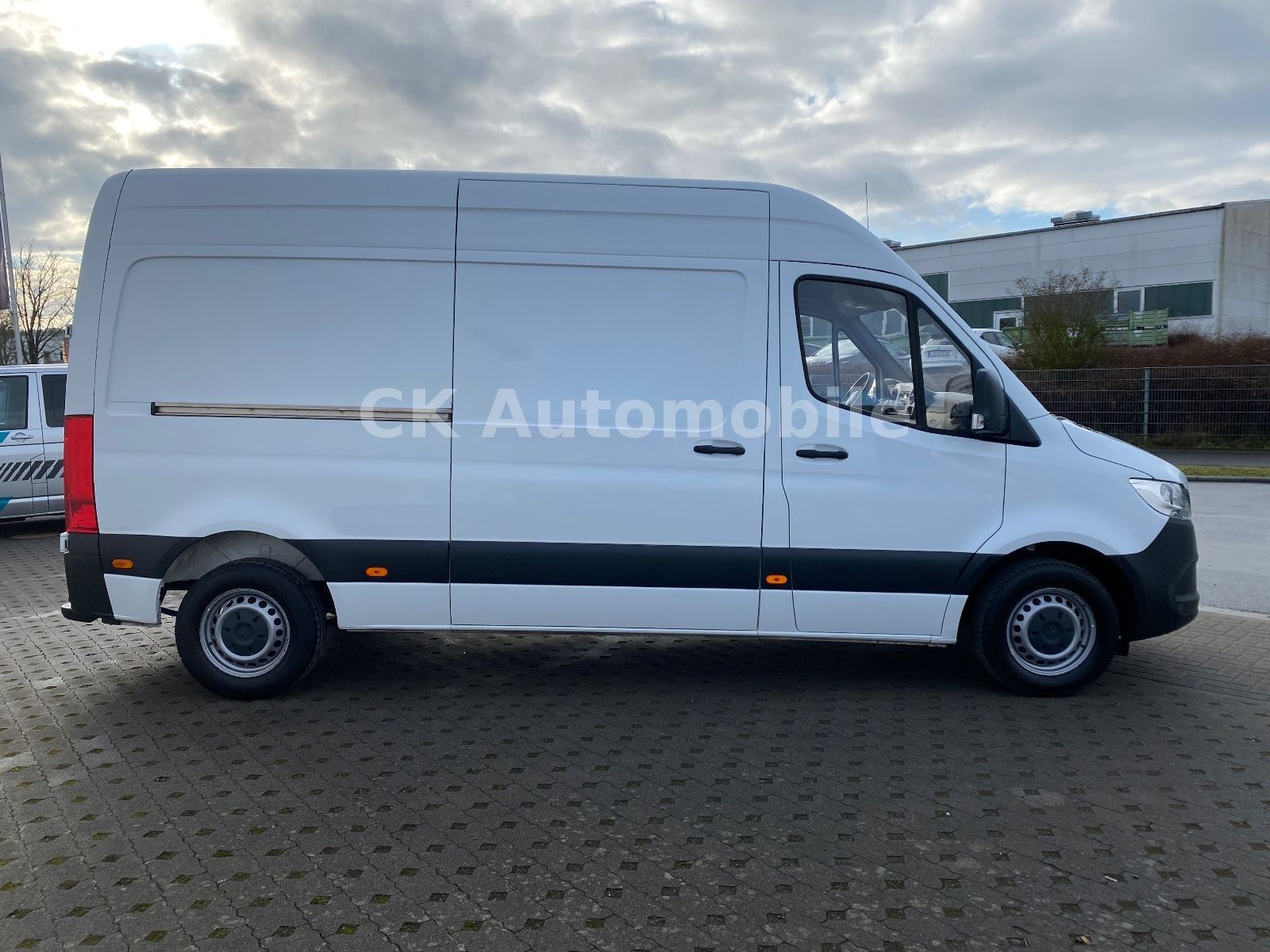 Fahrzeugabbildung Mercedes-Benz Sprinter III Kasten 214 CDI FWD L2H2/Klimaanlage