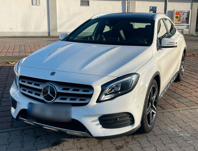 Mercedes-Benz Mercedes Benz GLA 200 AMG-Line