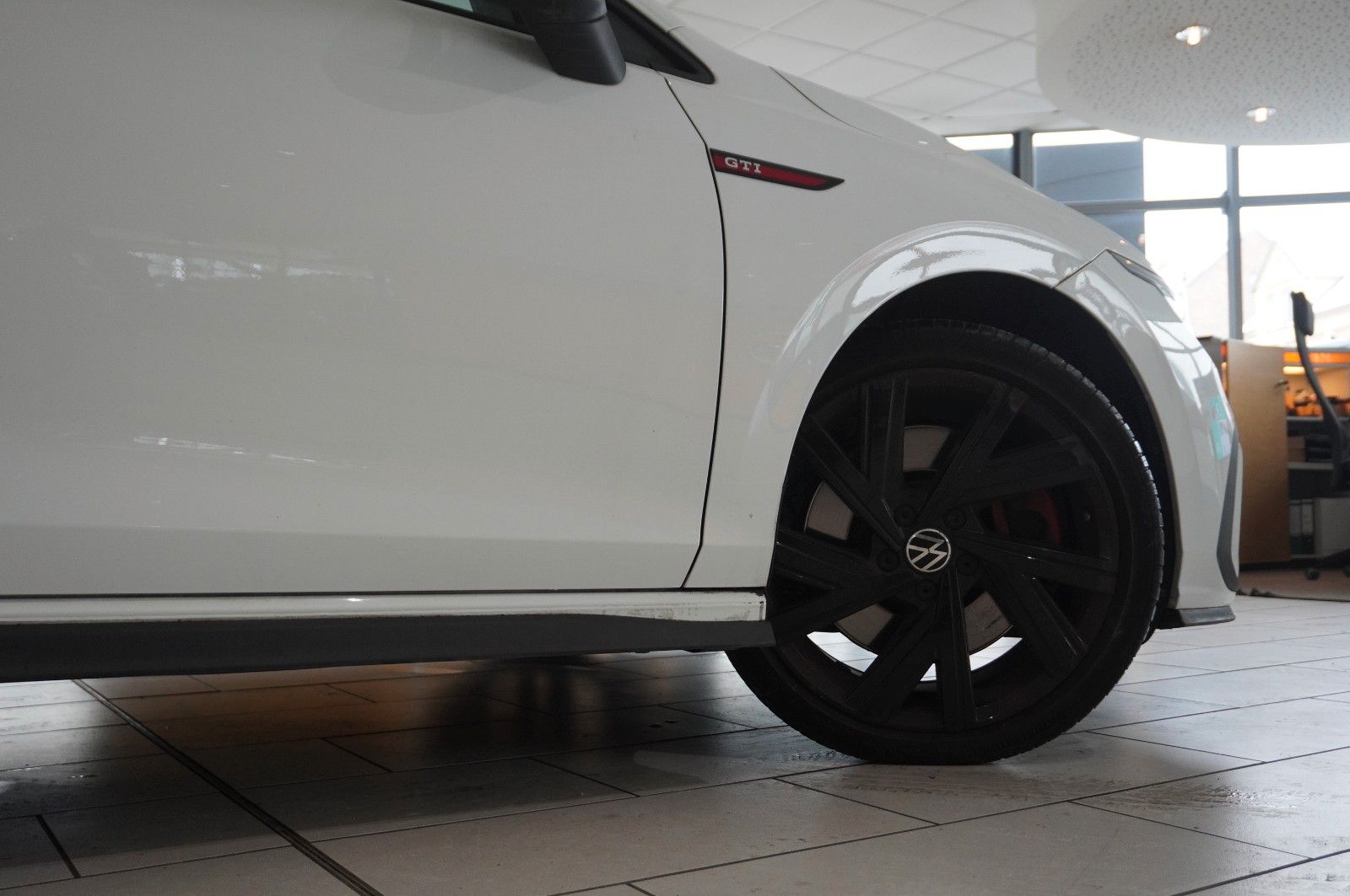 Fahrzeugabbildung Volkswagen Golf VIII Lim. 2.0 TSI GTI DSG NAVI/LED/KAMERA