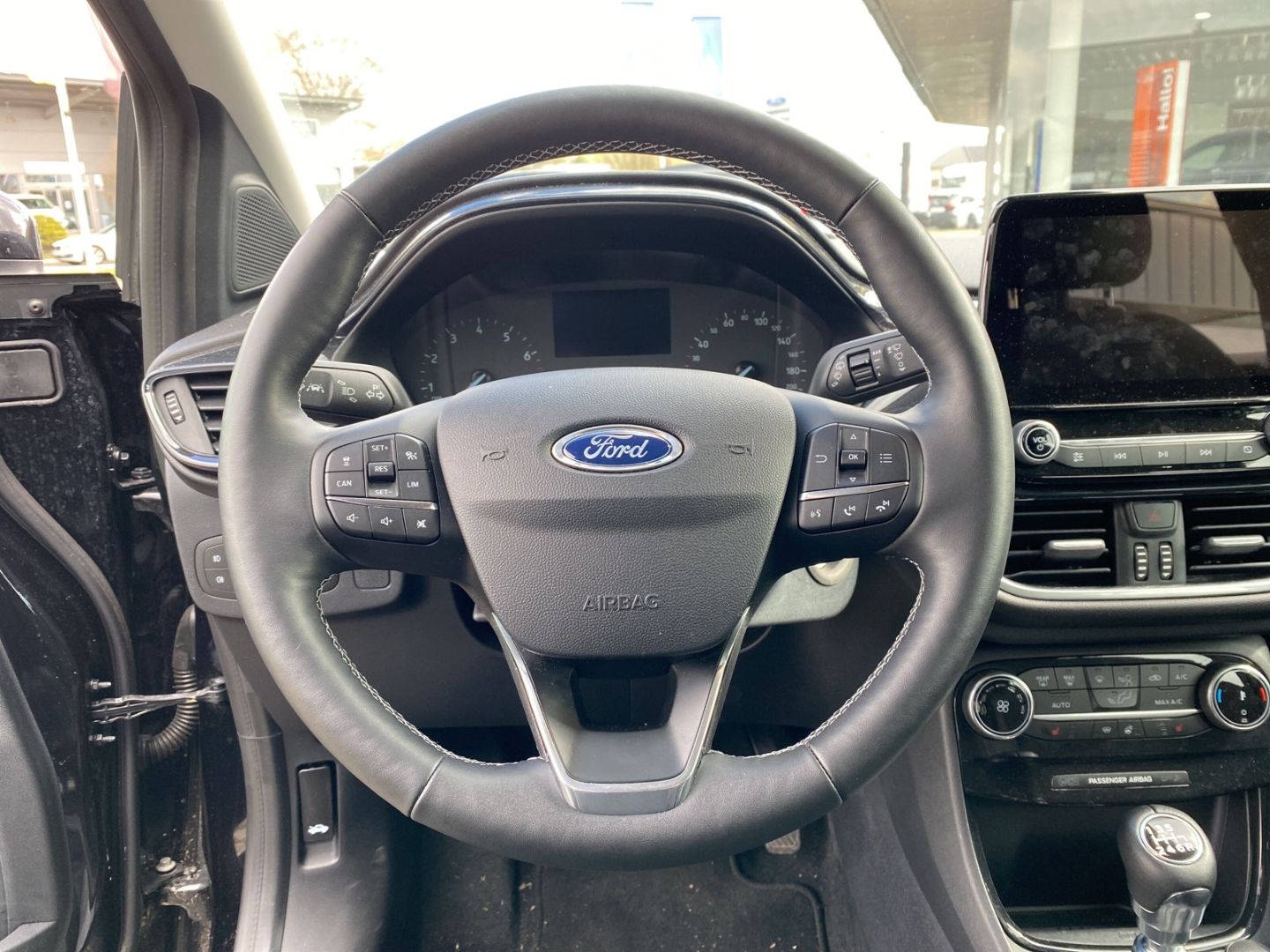 Fahrzeugabbildung Ford Puma Titanium 1.0 EcoBoost, Navi, Ganzjahresreif
