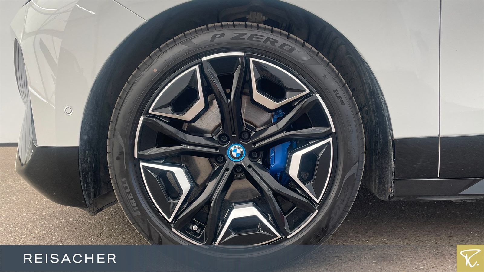 BMW iX xDrive40 Sportpaket SkyLou AHK DAProf foto 3