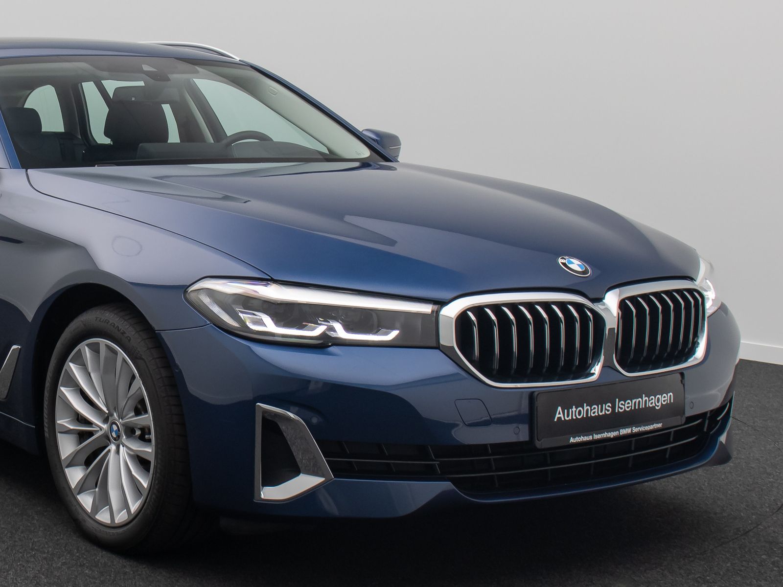 Fahrzeugabbildung BMW 520d Luxury Line HUD DAB Kamera HiFi Panorama