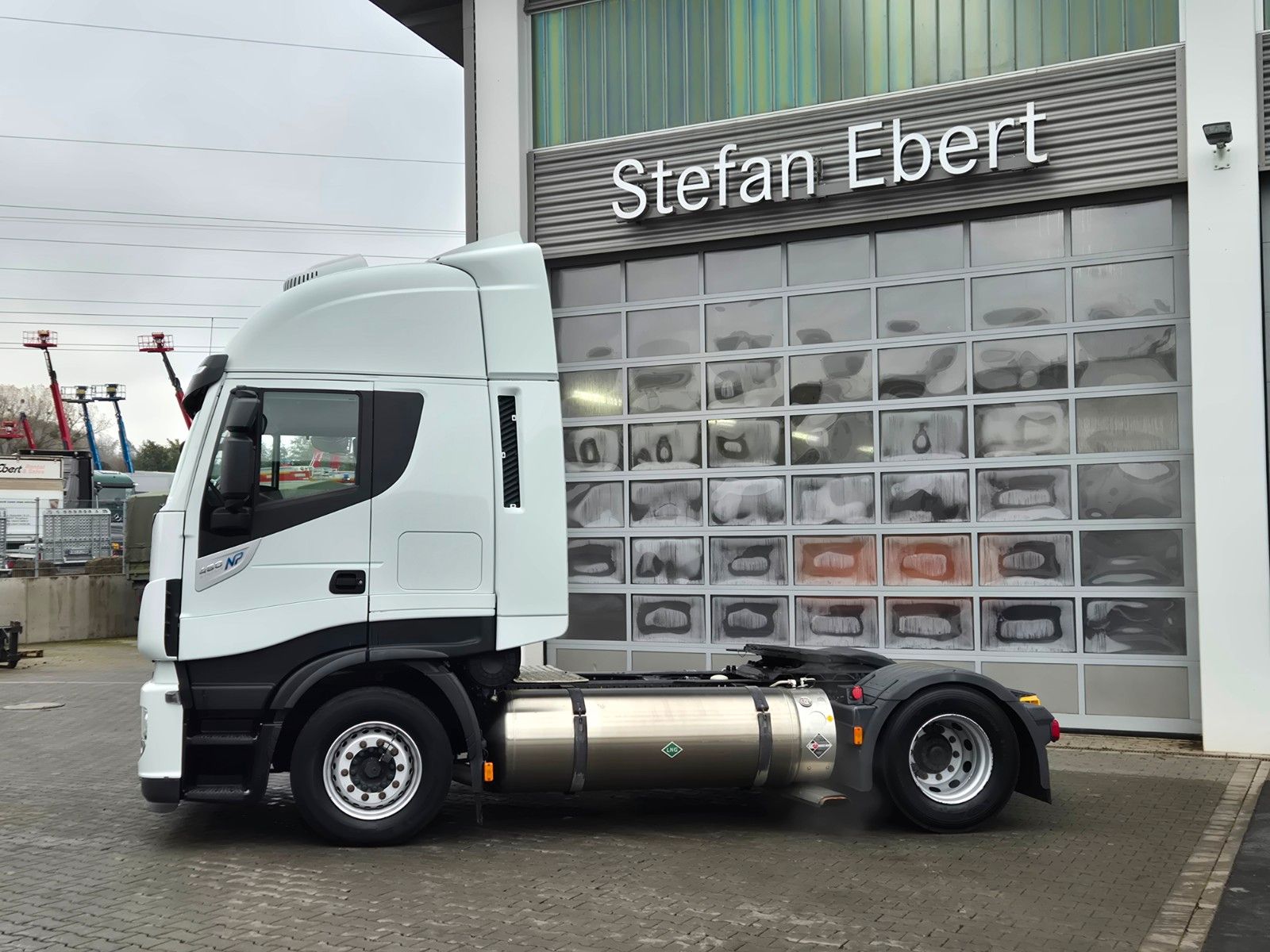 Fahrzeugabbildung Iveco Stralis 460NP LNG Intarder 3 Stück