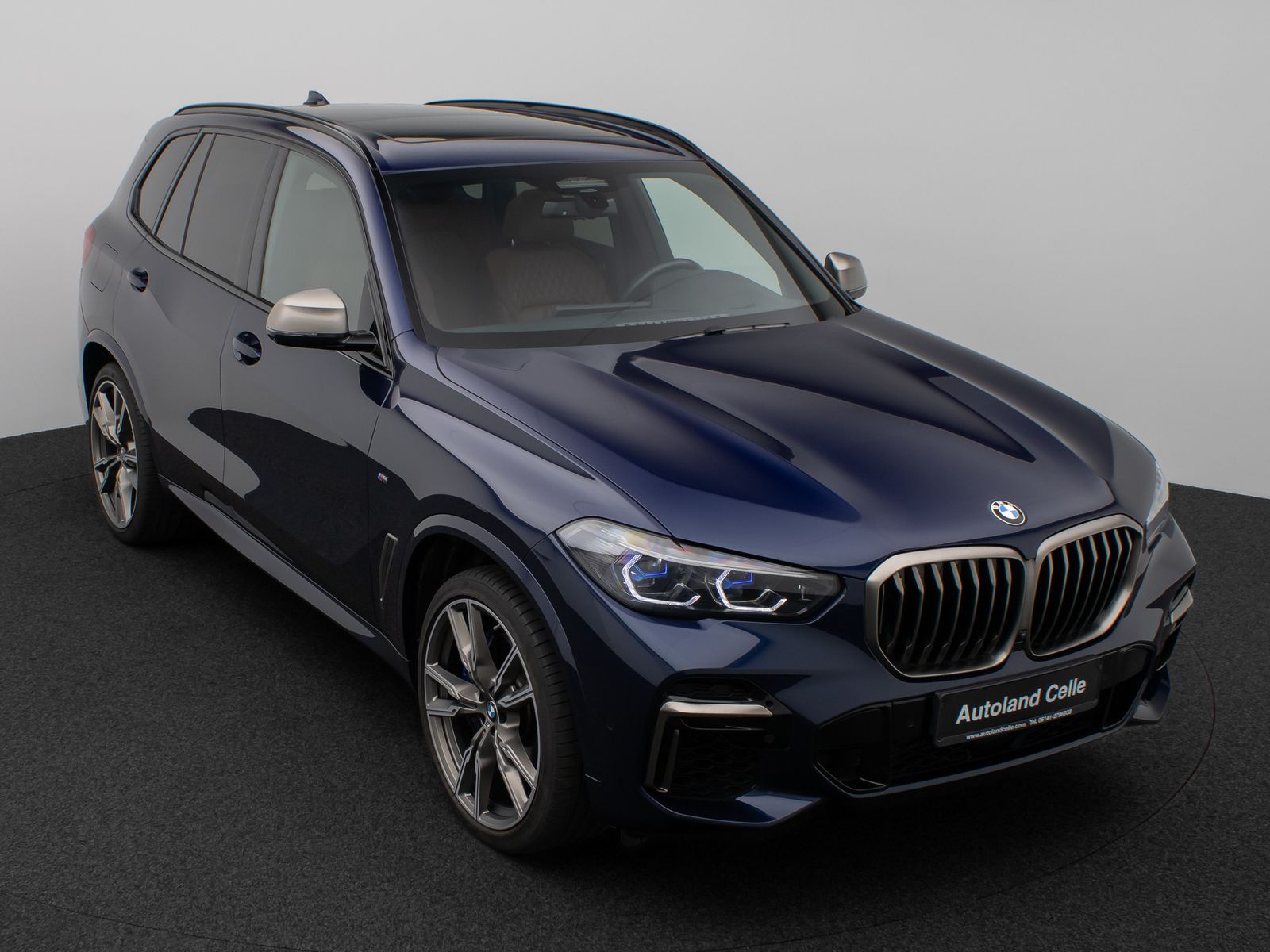 Fahrzeugabbildung BMW X5 M50i 360°Laser SkyLounge HUD B&W SoftCL AHK