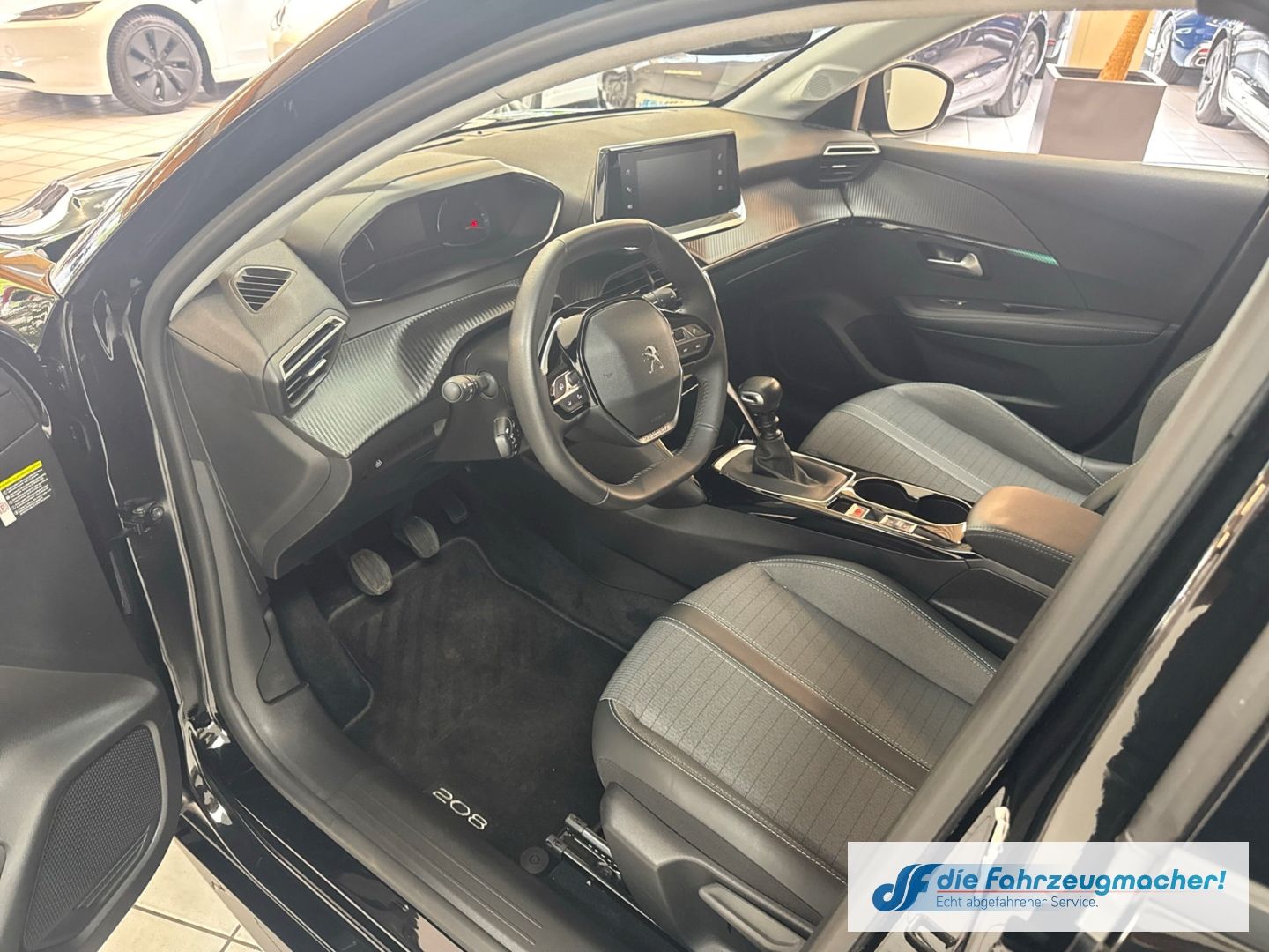 Fahrzeugabbildung Peugeot 208 Allure 1.2 PureTech 100 EU6d Navi LED Apple