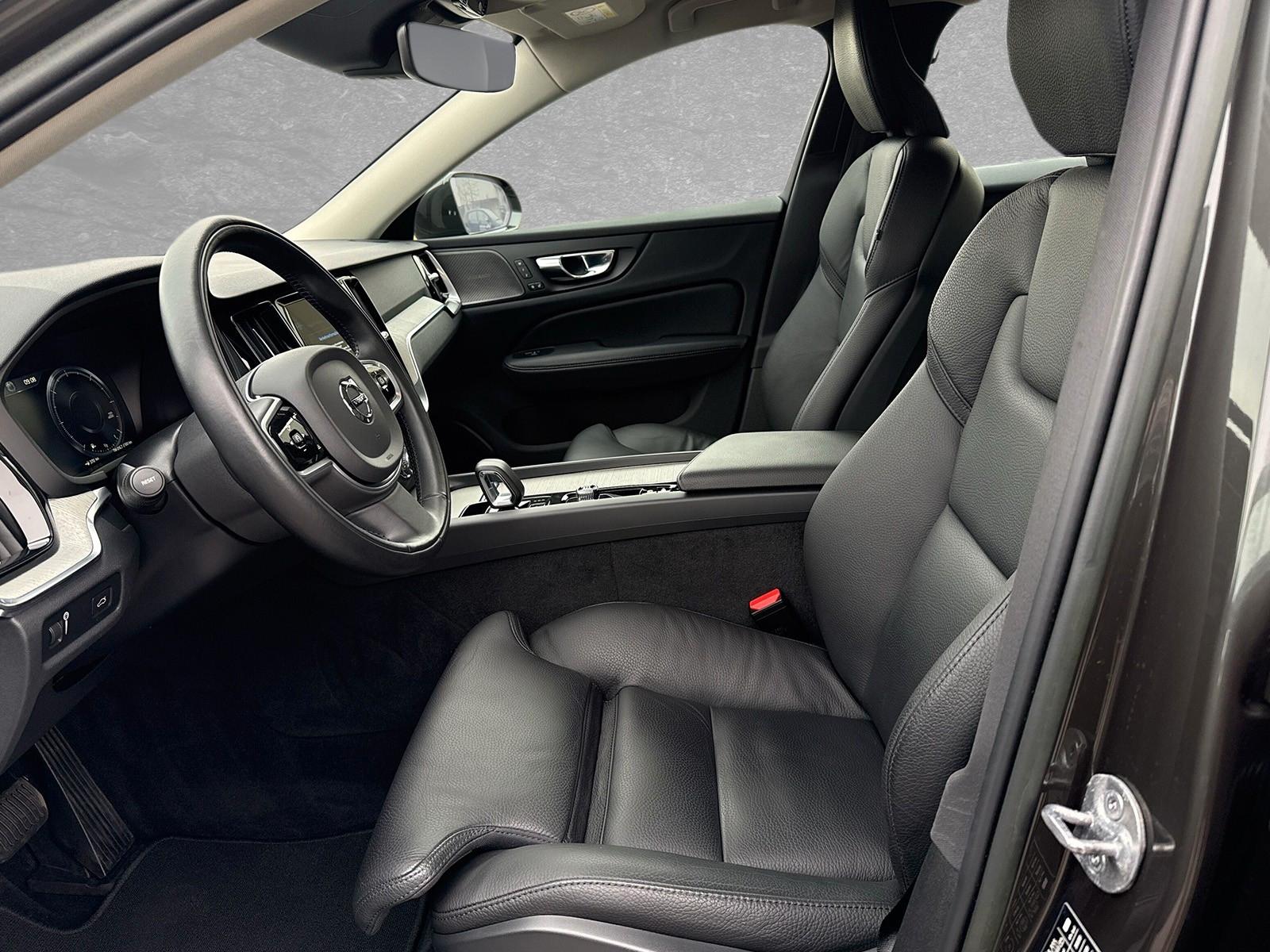 Volvo V60 Cross Country B4 AWD Pro Automatik AHK ACC