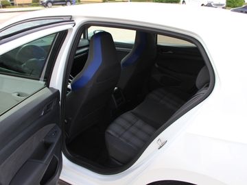 Volkswagen Golf VIII GTE KLIMA NAVI ALU