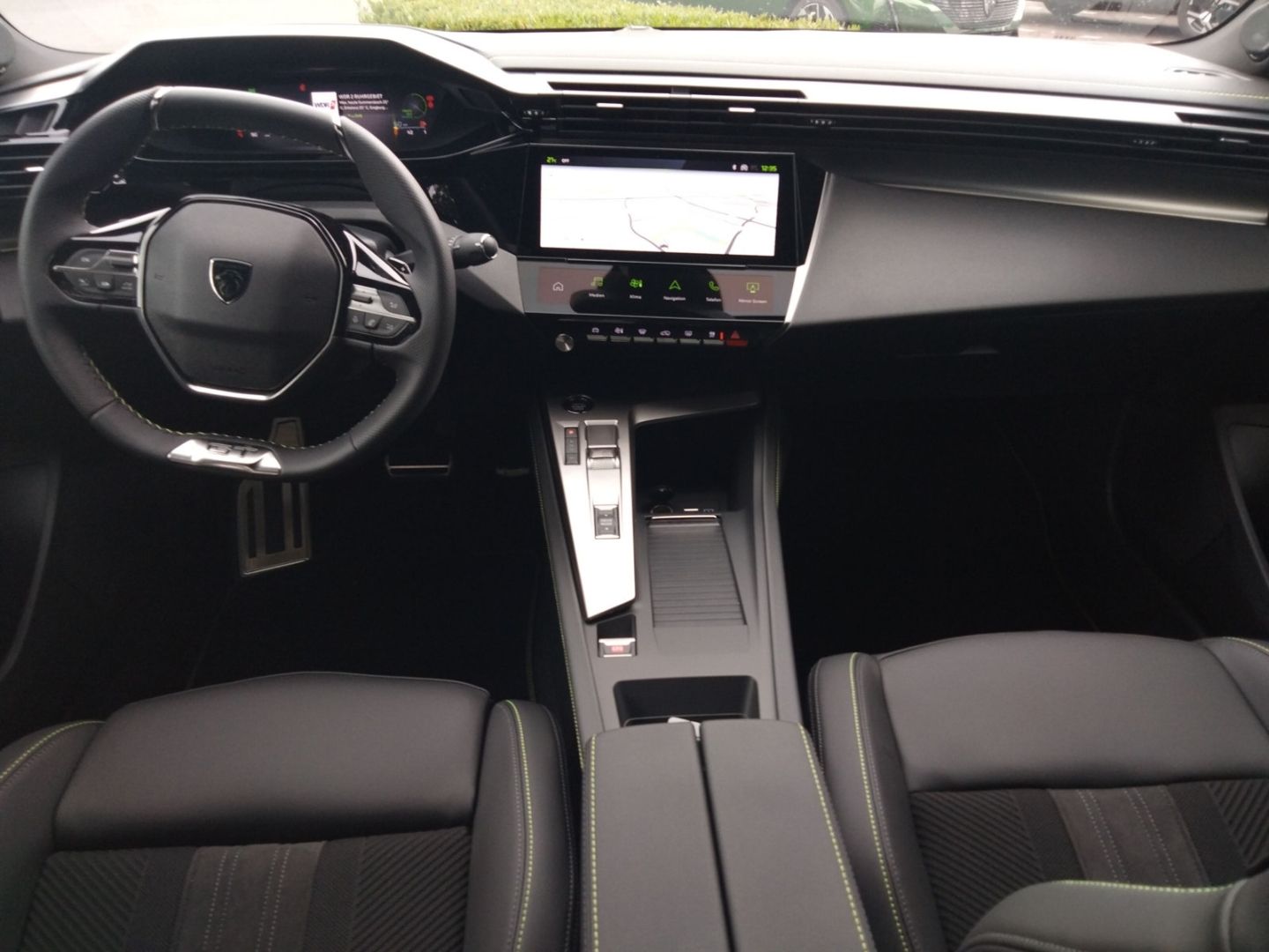 Fahrzeugabbildung Peugeot 408 GT Hybrid 145 e-DSC6 El. Panodach Navi SHZ