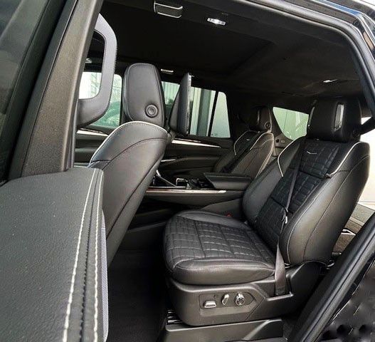 Cadillac Escalade Sport Platinum 6.2l 2025 model