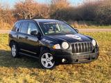 Jeep Compass - Jeep mit Benzin-Antrieb: Kleinwagen, Schaltgetriebe