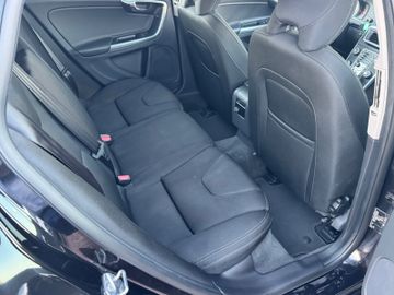 Volvo V60 - 11
