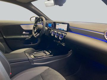 Mercedes CLA 180 Shooting Brake - 12