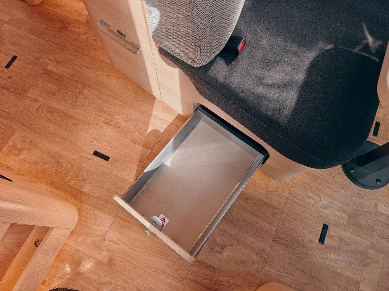 Fahrzeugabbildung HYMER / ERIBA / HYMERCAR B-KLASSE MC T 680 - AUS ERSTBESITZ