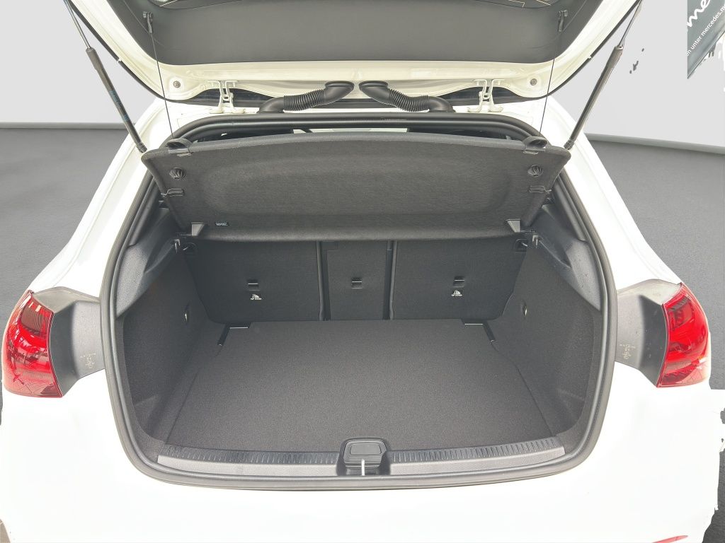 Fahrzeugabbildung Mercedes-Benz A 200 d AMG*NIGHT*LED*SpurH*AUT*Kam.*PDC*ParkAss