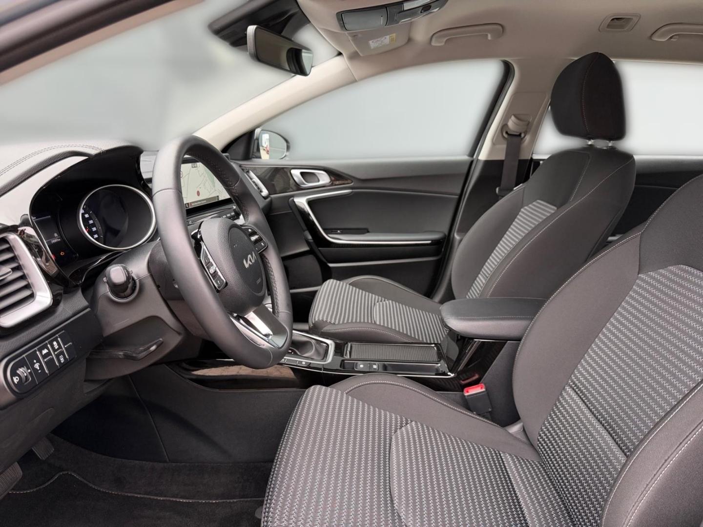 Kia Ceed_sw 1.5T Vision DCT7 Komf+ NAV PDC Klimaauto