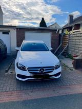 Mercedes-Benz E 200 4MATIC T Autom. - - Mercedes-Benz E 200: Von Privat