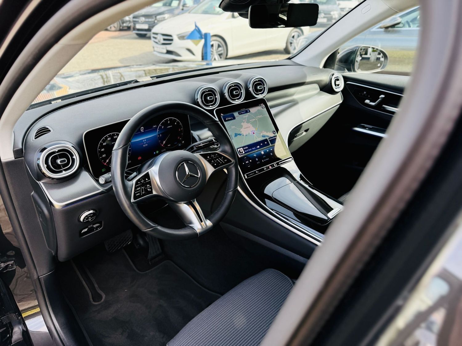 Fahrzeugabbildung Mercedes-Benz GLC 220 d 4M AVANTGARDE, AHK, LED, Navi, RFK, Wi