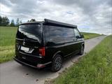 Volkswagen T6.1 California Beach 4Motion DSG - Volkswagen T6 California: Schwarz