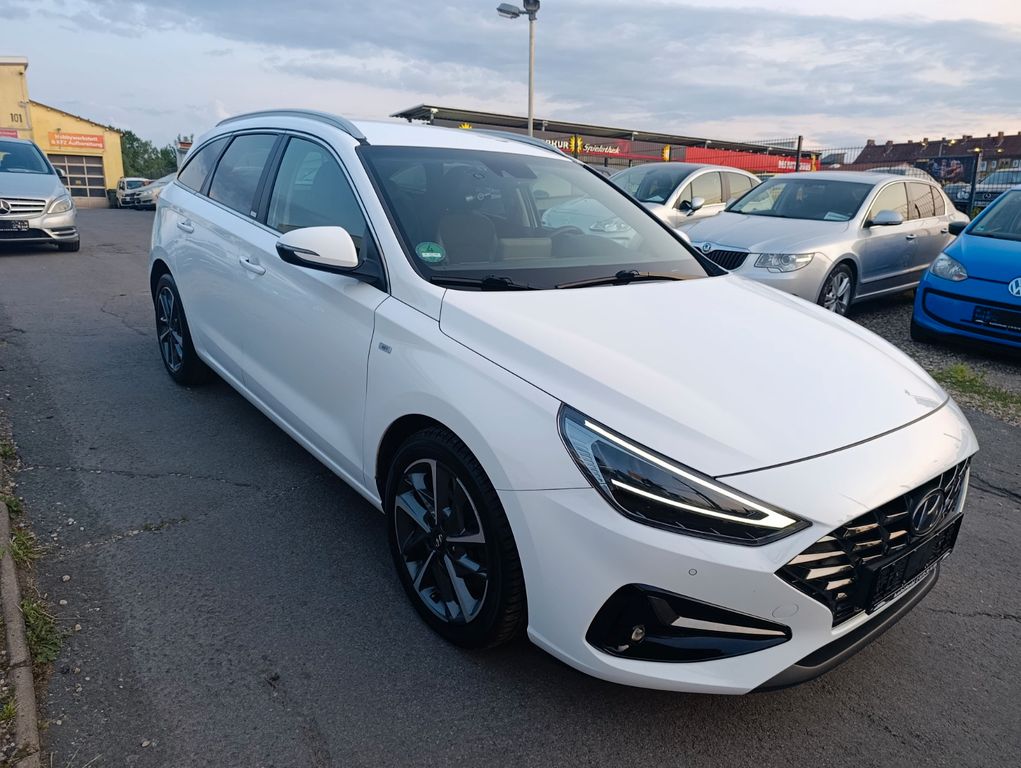 Hyundai i30 cw Prime Mild-Hybrid*KAMERA*NAVI*LED*DAB*ALU
