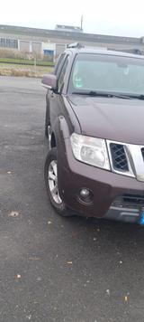 Nissan Pathfinder 2.5 dCi DPF LE 4WD Automatik LE - Nissan Pathfinder: Le
