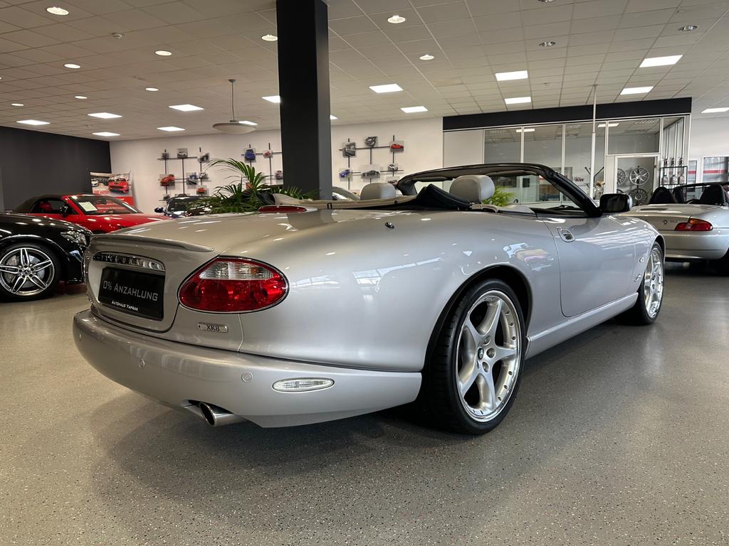 Jaguar XK8