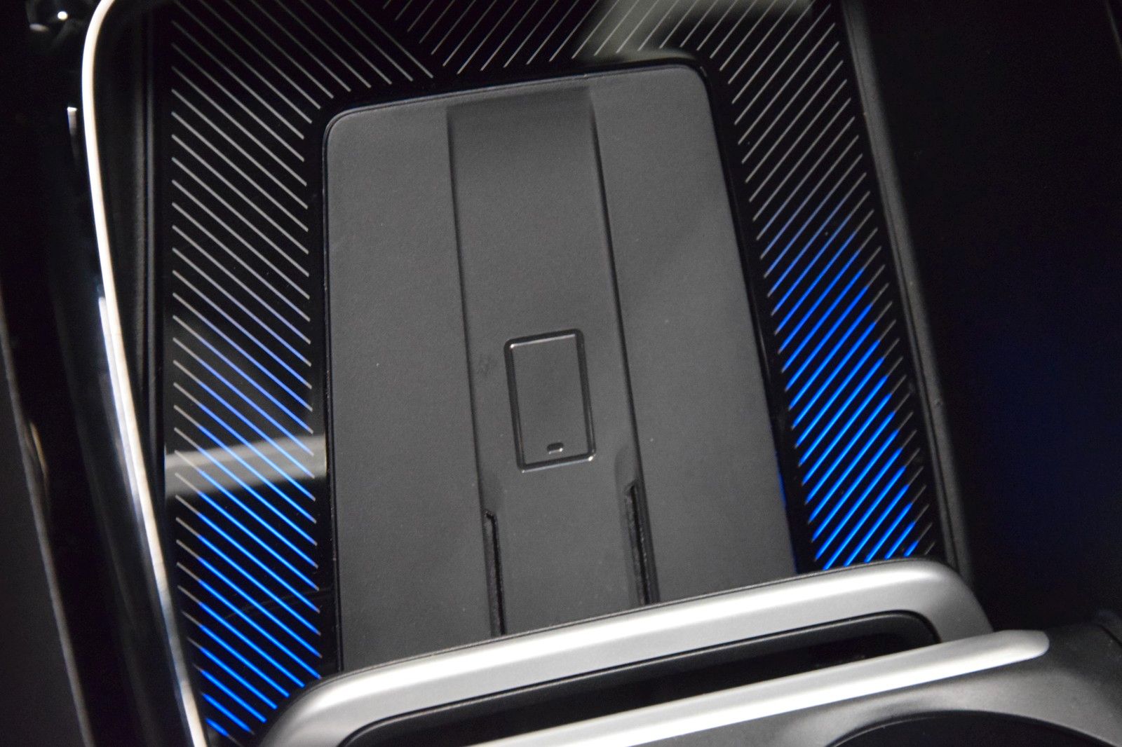 Fahrzeugabbildung BMW 223i xDrive Active Tourer M Sport Pano HuD AHK