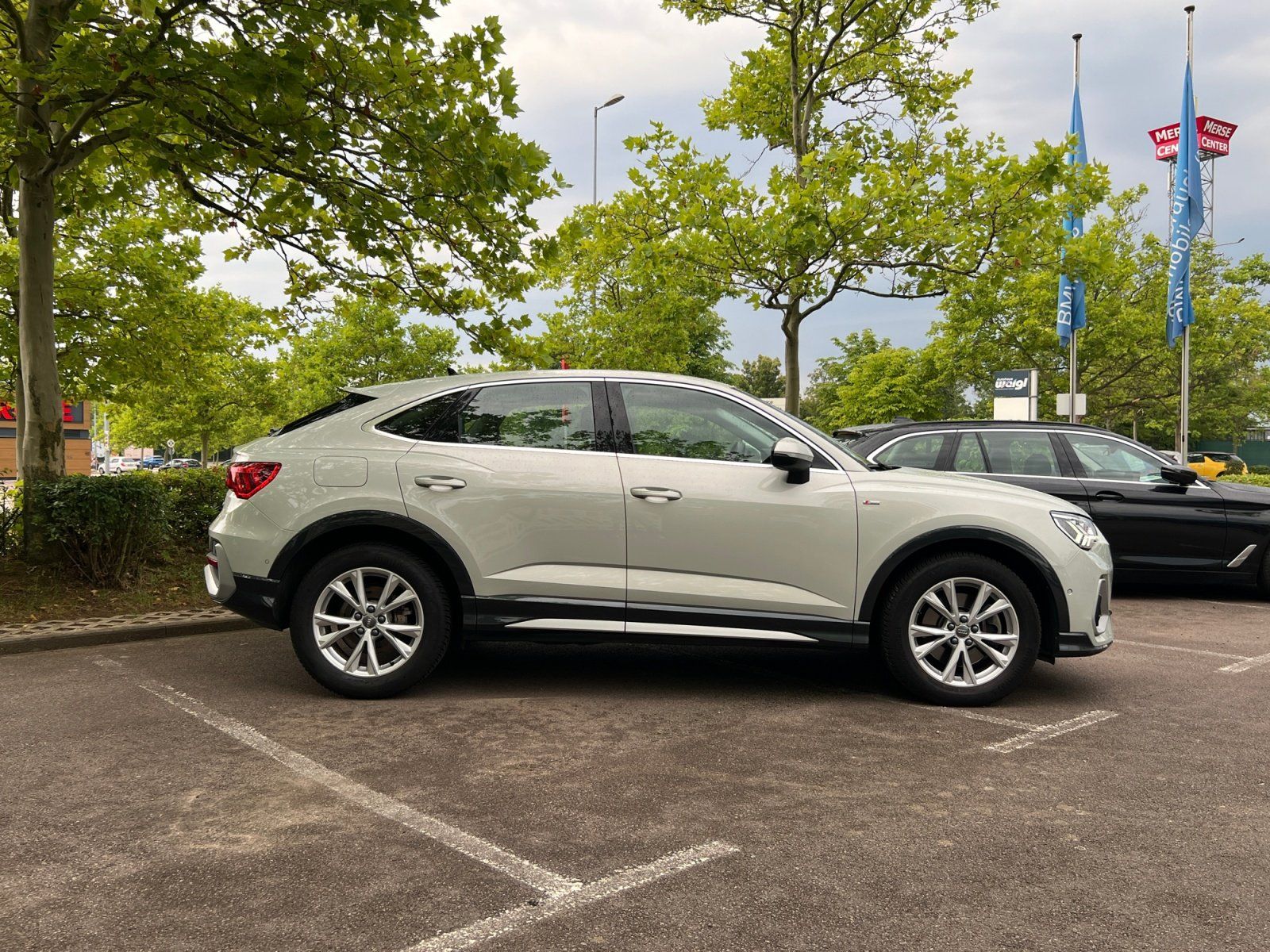 Fahrzeugabbildung Audi Q3 40 TFSI Sportbach Qua. +Komfortzugang+Allrad