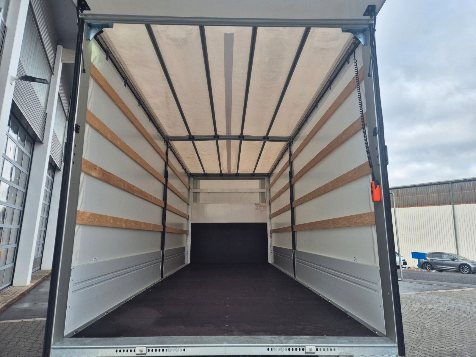 Fahrzeugabbildung Iveco Eurocargo ML140E25/P LBW 1.500kg 7.280mm
