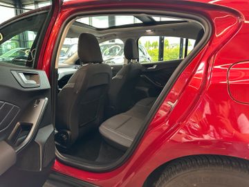 MYAUTOCENTER – Gebraucht- und Jahreswagen mit Werkstattservice in Pfaffenhofen Ford Focus Lim. *Pano*Kamera*AHK*LED*