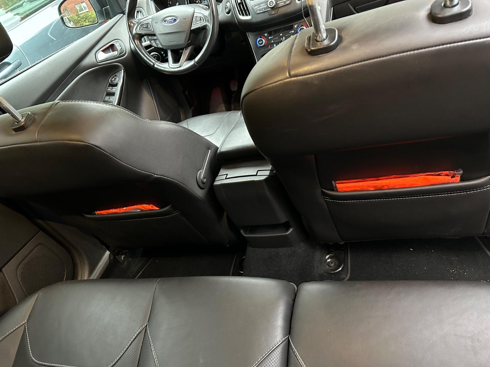 Ford Focus 2015 — photo 11