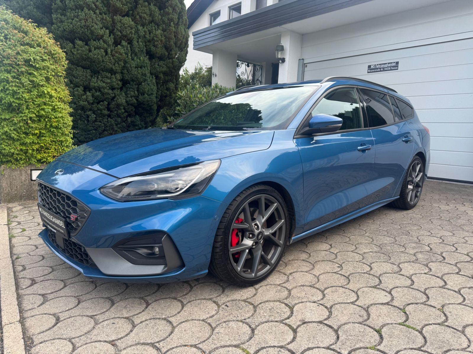 Ford Focus Turnier ST  *AHK*B&O Sound*LED*MwSt*