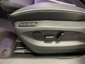 Fahrzeugbestand 12 Skoda Kodiaq 1.5 TSI Sportline 7-Sitze AHK Matrix