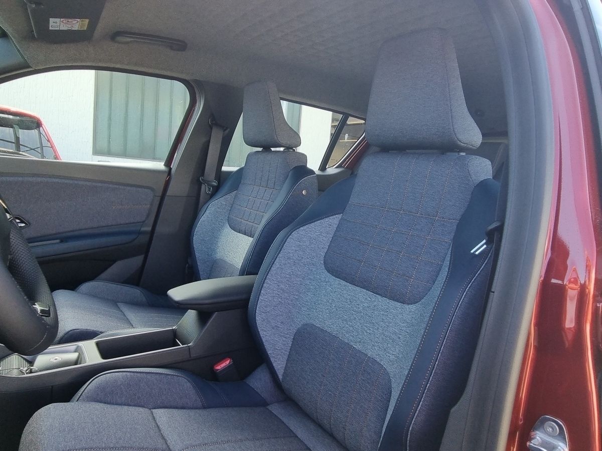 Fahrzeugabbildung Renault R 4 E-Tech elektrisch Techno 150 Comfort Range