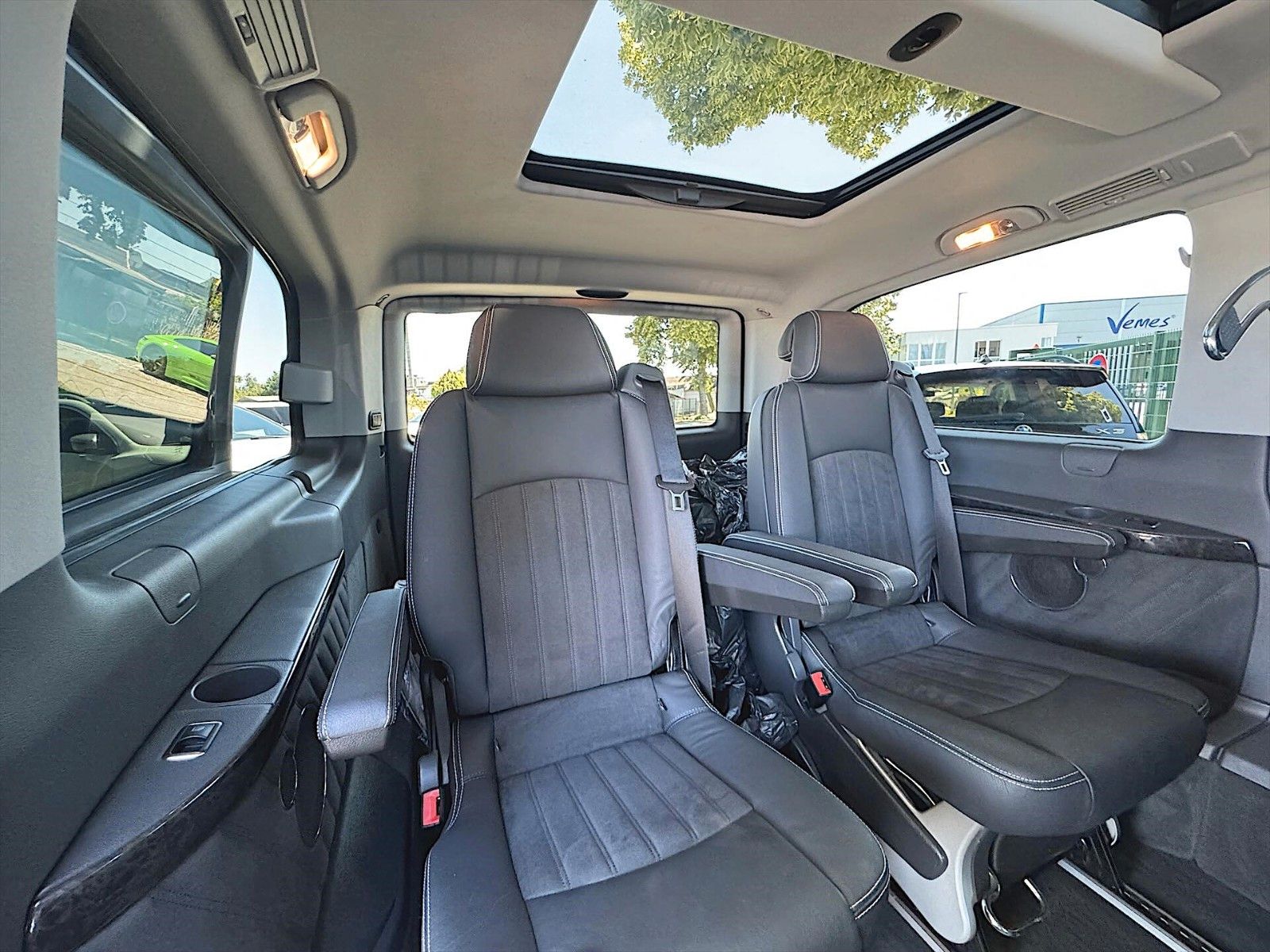 Fahrzeugabbildung Mercedes-Benz Viano 3.0 CDI Avantgarde Edition 125 lang *Pano*