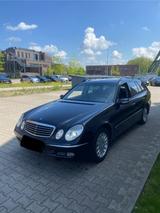 Mercedes-Benz Mercedes E320 Xenon/AHk/Leder/ - Mercedes-Benz E 320 in Essen