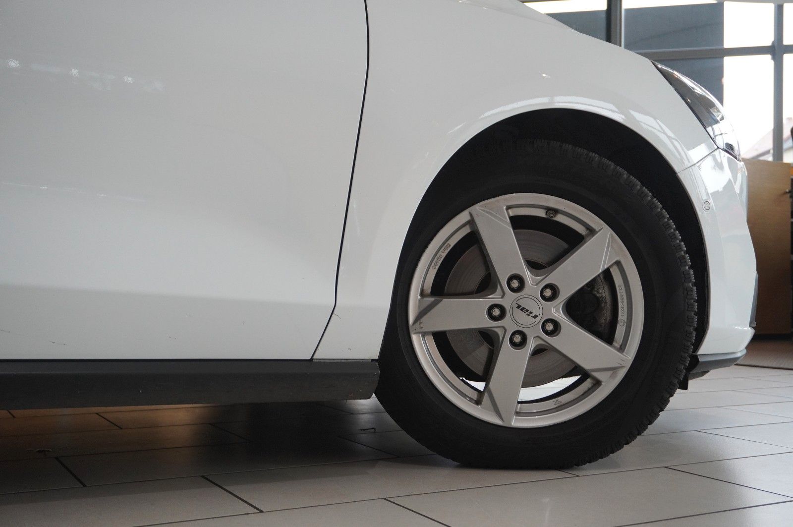 Fahrzeugabbildung Ford Focus Turnier 2.0D TITANIUM NAVI/LED/KAMERA/SHZ