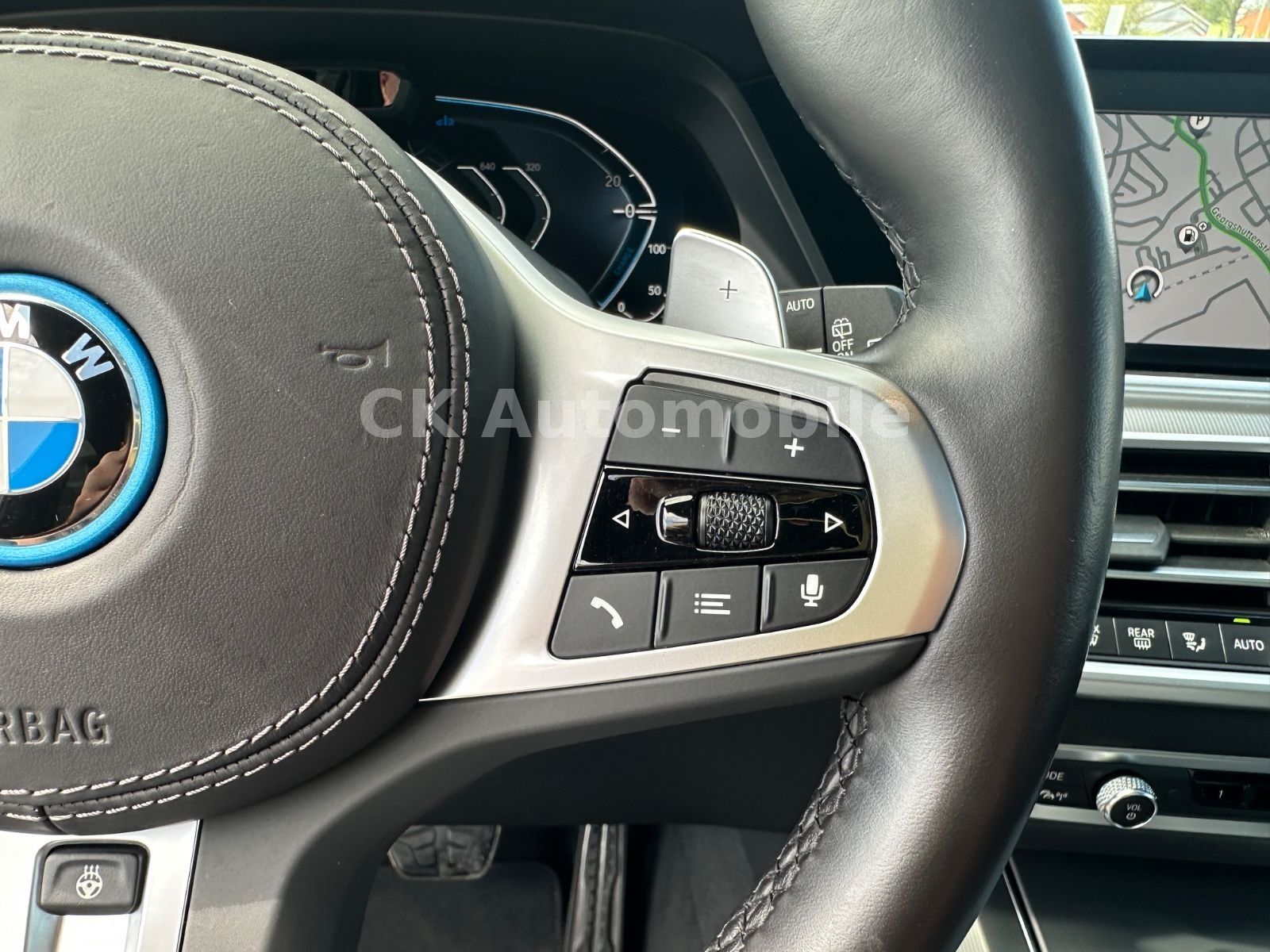 Fahrzeugabbildung BMW X5 xDrive45e M-Sport/Laser/Pano/Head-Up/360°/AHK